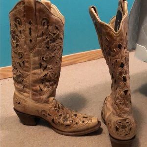 Corral boots